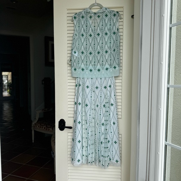 Gorgeous Sandro Clover Leaf Skirt and Top set - Picture 6 of 9